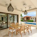 Steps To Best Beach Villa Unica 6Bedroom