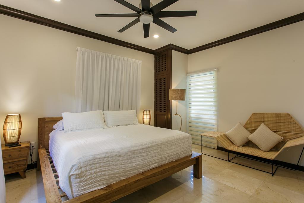 Villa Steps To Best Beach Unica 6bedroom